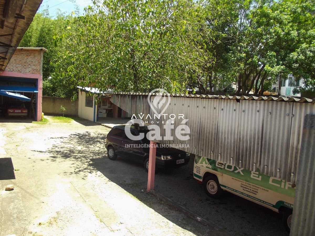 Casa Comercial com 3 salas à venda em Duque de Caxias, Santa Maria/RS — foto 4 de 27