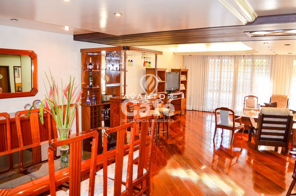Casa em alto padrão no Bairro Nossa Senhora Medianeira — Casa com 3 quartos à venda em Nossa Senhora Medianeira, Santa Maria/RS