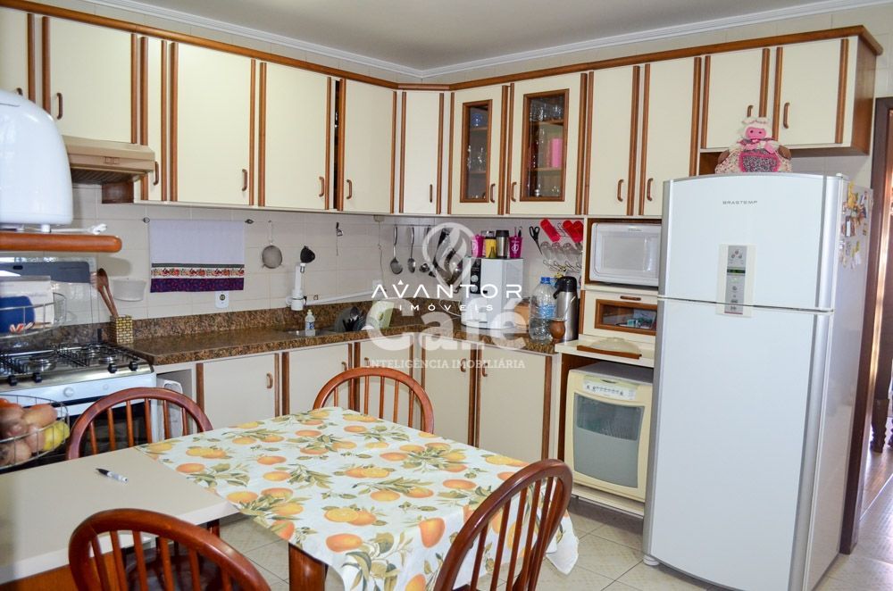 Casa em alto padrão no Bairro Nossa Senhora Medianeira — Casa com 3 quartos à venda em Nossa Senhora Medianeira, Santa Maria/RS