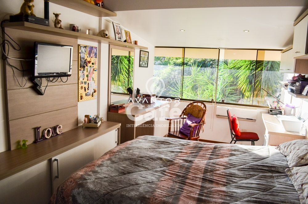 Casa em alto padrão no Bairro Nossa Senhora Medianeira — Casa com 3 quartos à venda em Nossa Senhora Medianeira, Santa Maria/RS