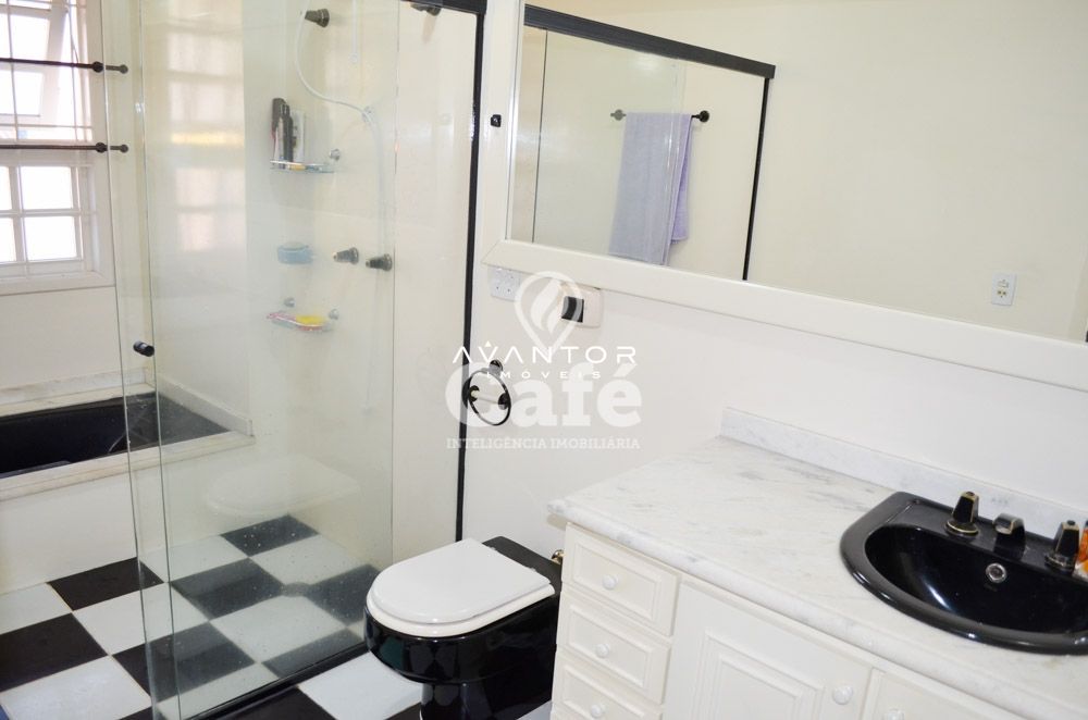 Casa em alto padrão no Bairro Nossa Senhora Medianeira — Casa com 3 quartos à venda em Nossa Senhora Medianeira, Santa Maria/RS