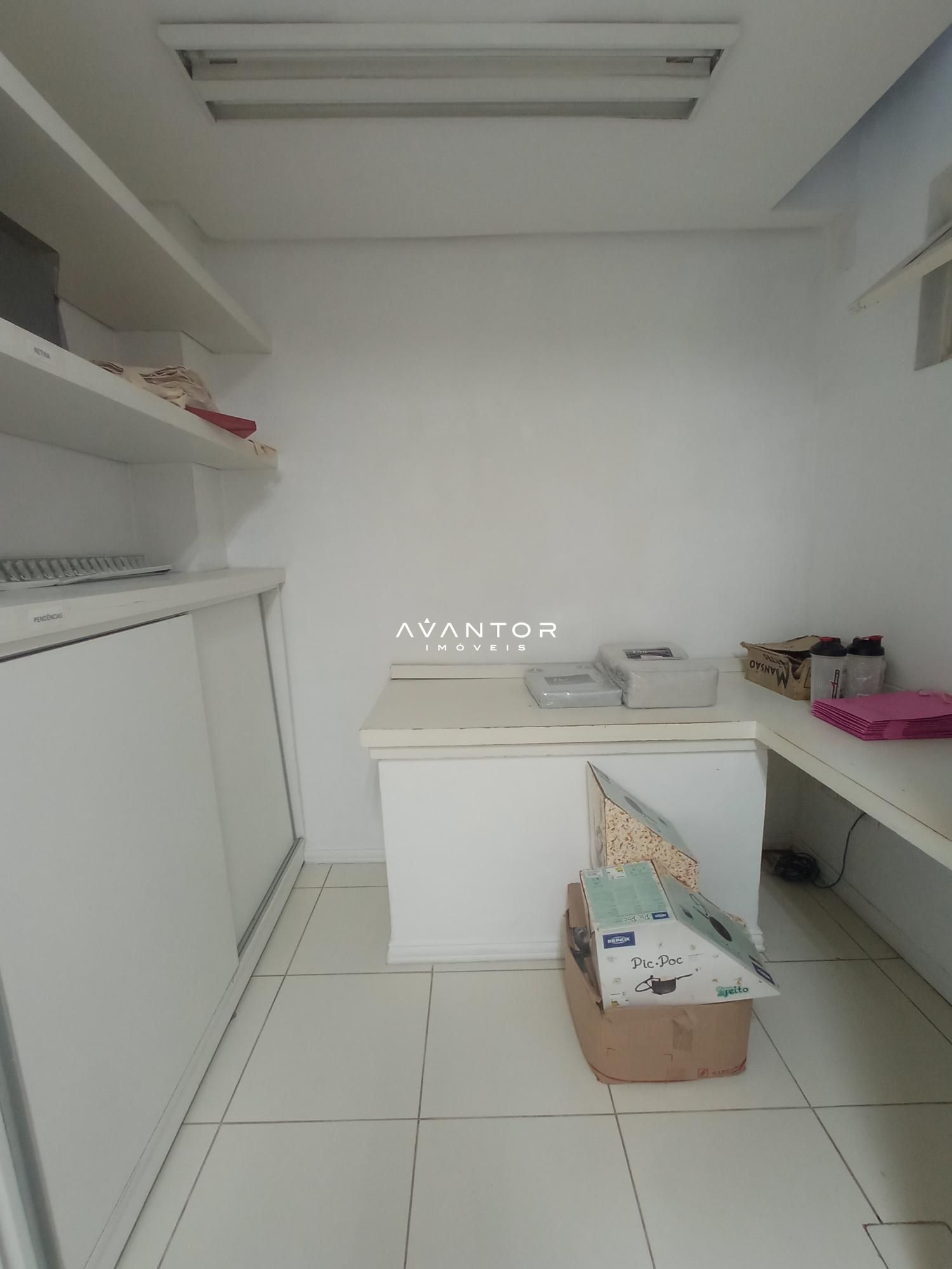 Sala Comercial com 3 salas para alugar em Nossa Senhora Medianeira, Santa Maria/RS — foto 11 de 16