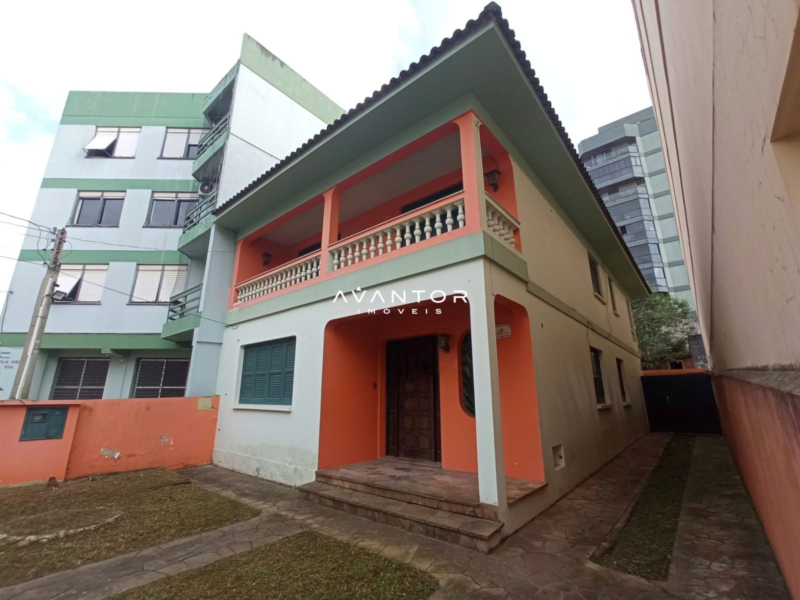 Casa com 4 quartos à venda em Nossa Senhora de Fátima, Santa Maria/RS — foto 2 de 38