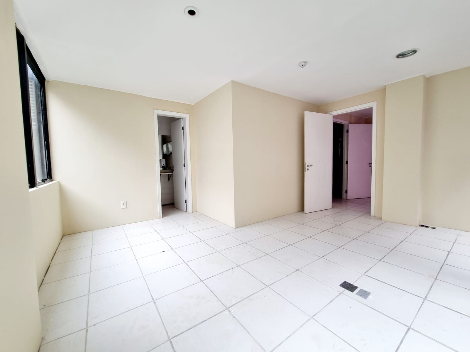 Sala Comercial com 3 salas à venda em Centro, Santa Maria/RS — foto 5 de 8