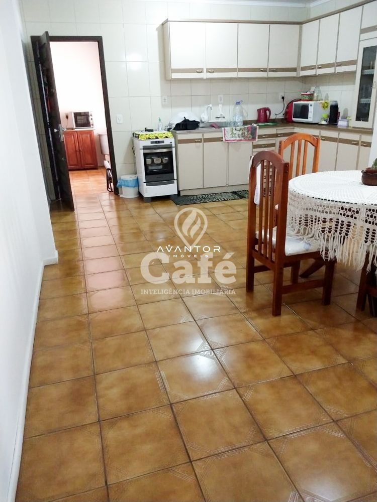 Casa 3 dormitórios + dependência de empregada, Nossa Sra. de Lourdes — Casa com 4 quartos à venda em Nossa Senhora de Lourdes, Santa Maria/RS