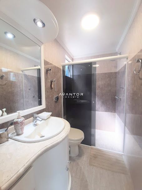 Banheiro da suíte — Apartamento com 3 quartos para alugar no Edifício Carrara, em Centro, Balneário Camboriú/SC