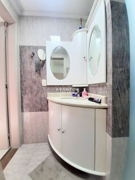 Banheiro — Apartamento com 3 quartos para alugar no Edifício Carrara, em Centro, Balneário Camboriú/SC