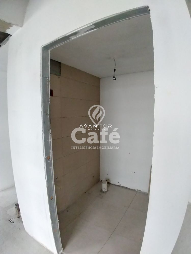 Sala comercial com 105m² de área privativa, 2 banheiros e copa — Sala Comercial com 1 sala à venda em Centro, Santa Maria/RS