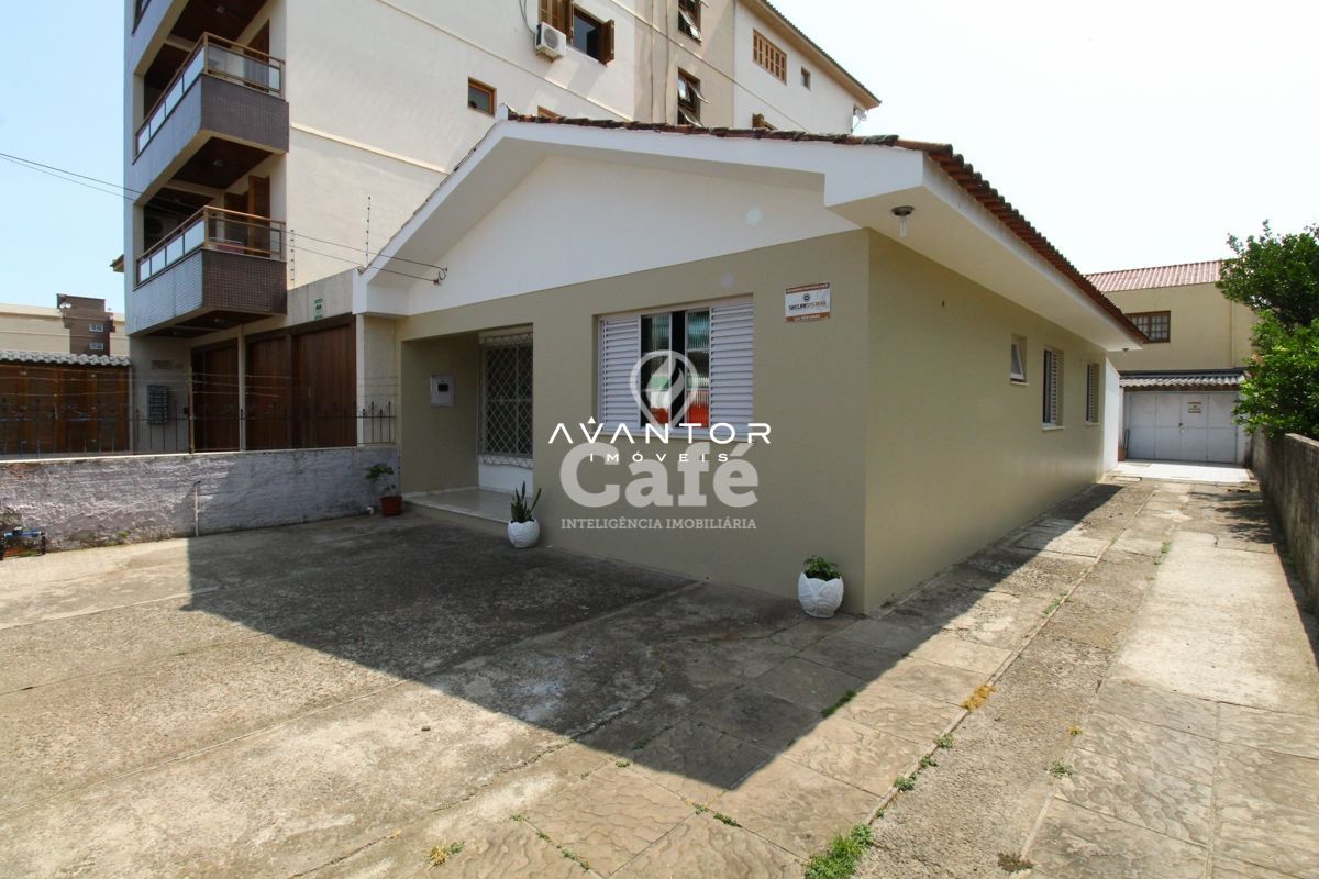 Excelente casa térrea próximo a UFSM ou podendo ser utilizado o terreno para construção — Casa com 3 quartos à venda em Camobi, Santa Maria/RS