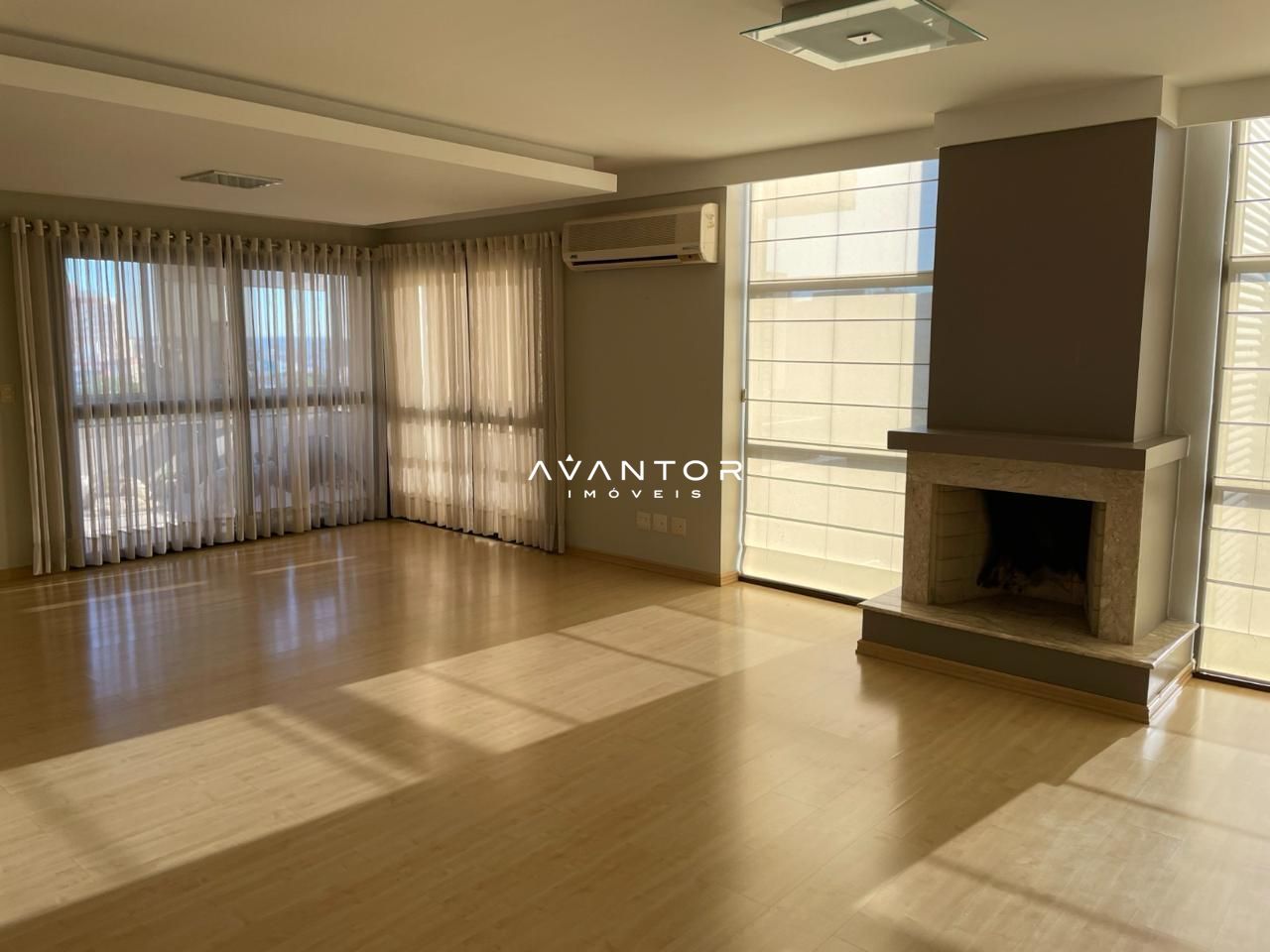 Apartamento com 3 quartos à venda no Residencial Royal Victoria, em Nossa Senhora Medianeira, Santa Maria/RS — foto 4 de 22