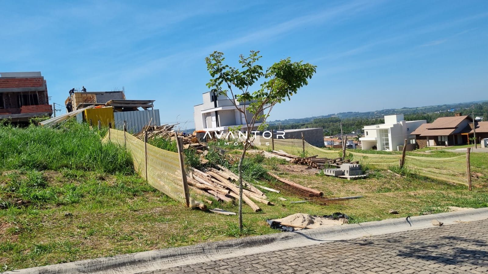 Terreno à venda no Residencial Real Park, em Tomazetti, Santa Maria/RS — foto 2 de 15
