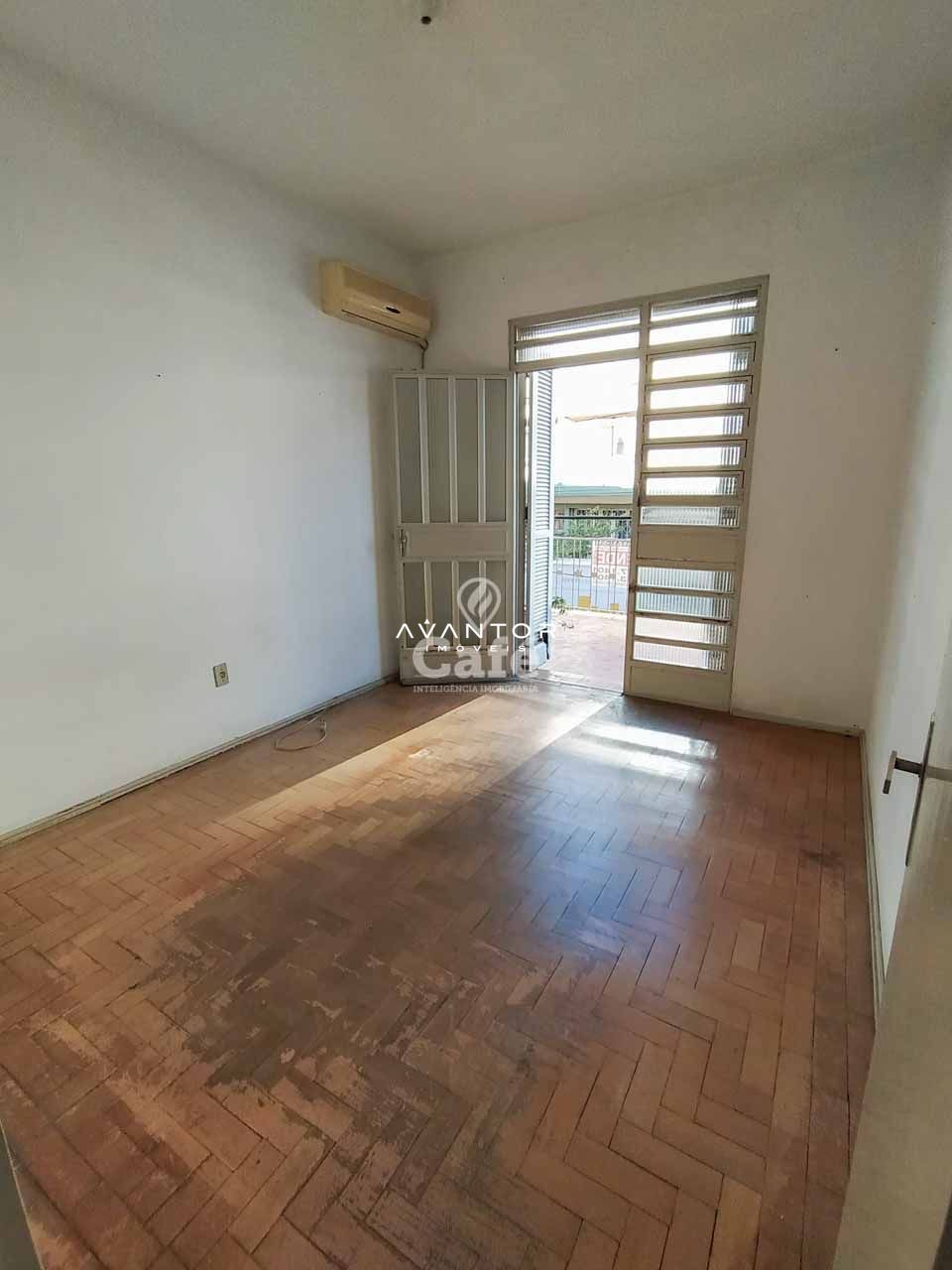 Amplo apartamento de 3 dormitórios com vaga de garagem e sacada — Apartamento com 3 quartos à venda em Centro, Santa Maria/RS
