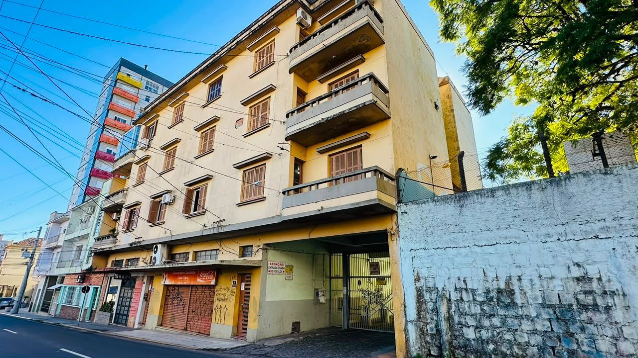 Terreno 24x50m em região universitária central, ótima localização. Santa Maria — Prédio Residencial com 27 quartos à venda em Nossa Senhora do Rosário, Santa Maria/RS