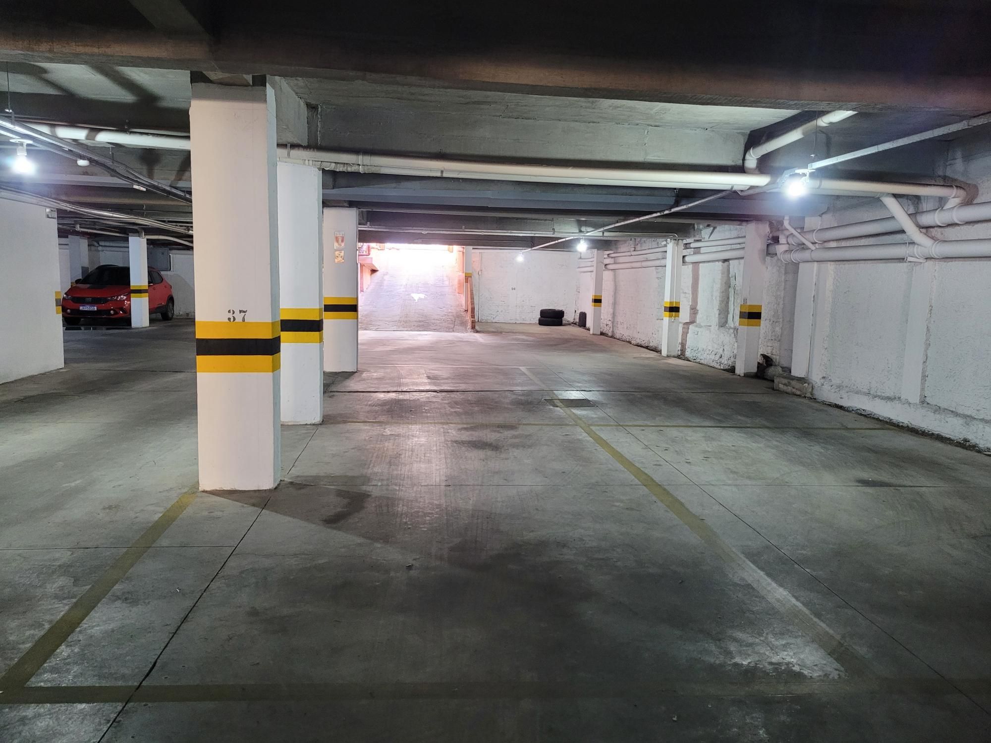 Apartamento de 3 dormitórios, Suíte, Sacada com churrasqueira, Box de Garagem, no Residenc — Apartamento com 3 quartos para alugar em Centro, Santa Maria/RS