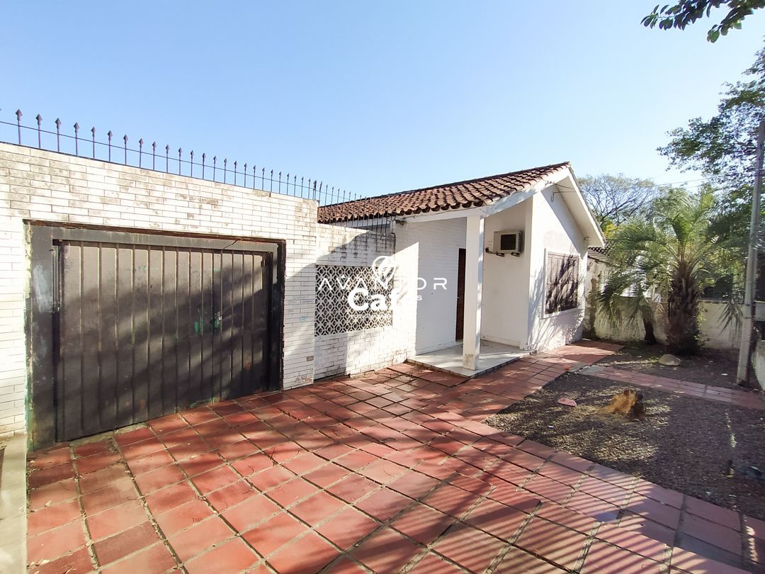 Casa de 3 dormitórios e com pátio — Casa com 3 quartos à venda em Patronato, Santa Maria/RS