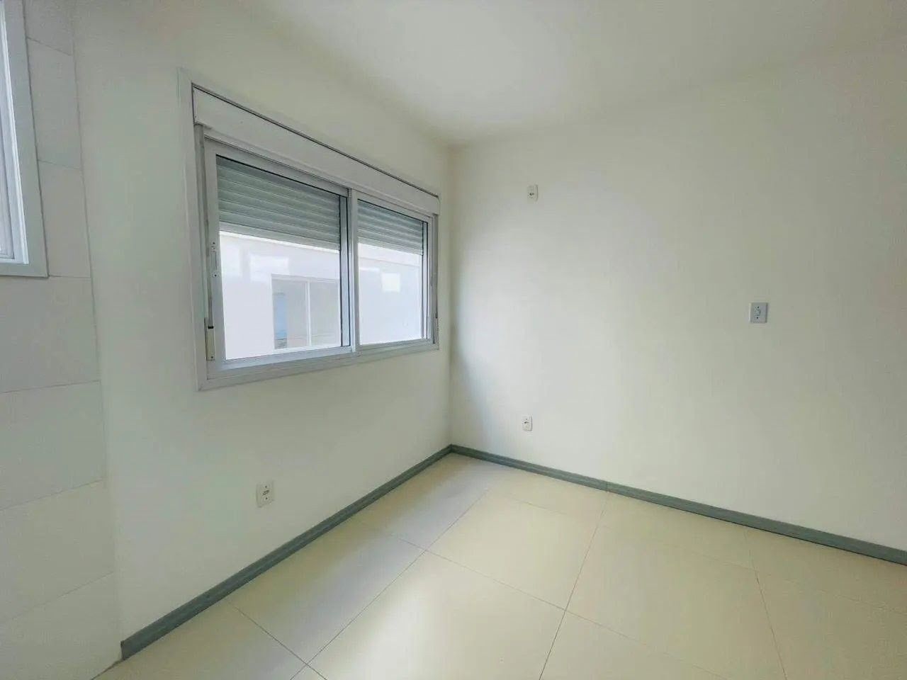 Kitnet studio disponível para locação e venda no bairro Camobi em Santa Maria — Studio com 1 quarto à venda em Camobi, Santa Maria/RS