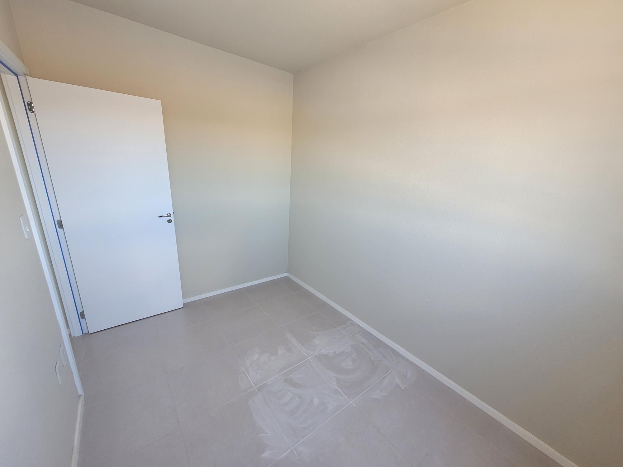 Apartamento De 2 Dormitórios, Sala de Estar, Banheiro Social, Cozinha, Área de Serviço e G — Apartamento com 2 quartos para alugar em Patronato, Santa Maria/RS