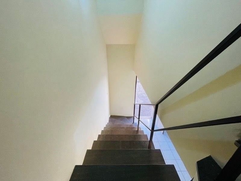 Casa duplex semi mobiliada de 2 dormitórios, sala de estar, banheiro social, cozinha, área — Casa com 2 quartos à venda em Passo D'Areia, Santa Maria/RS