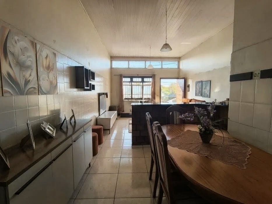 Casa mobiliada de 3 dormitórios no bairro JK para locação — Casa com 3 quartos para alugar em Juscelino Kubitschek, Santa Maria/RS