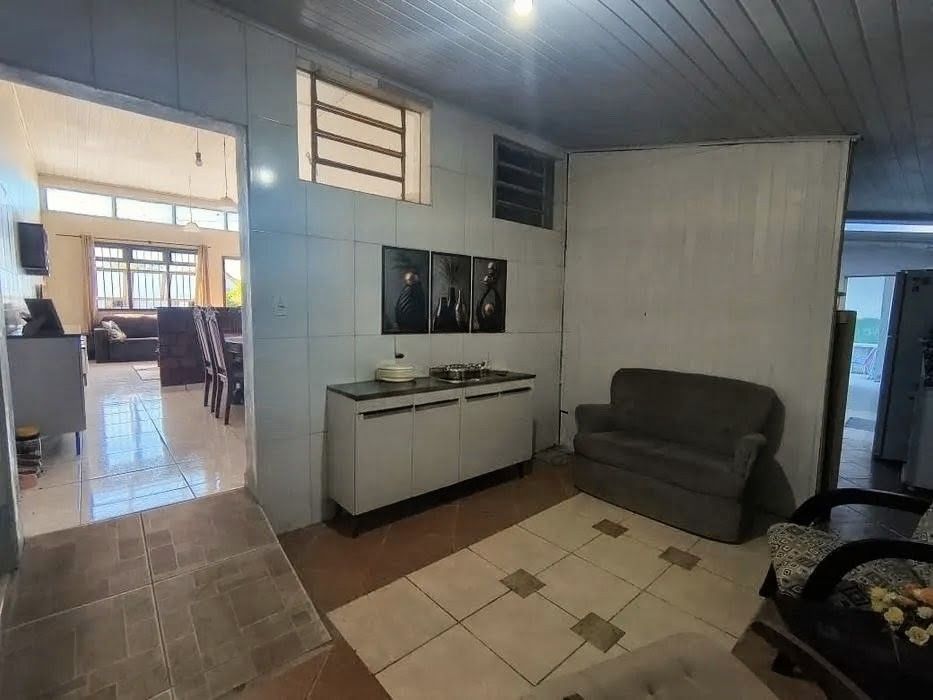 Casa mobiliada de 3 dormitórios no bairro JK para locação — Casa com 3 quartos para alugar em Juscelino Kubitschek, Santa Maria/RS
