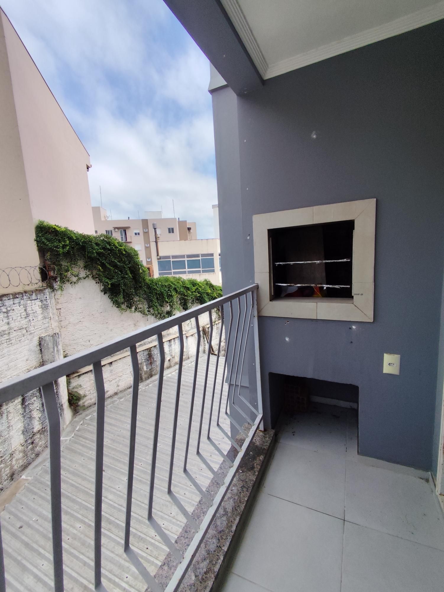 Apartamento de 1 dormitório, com terraço e garagem — Apartamento com 1 quarto para alugar em Centro, Santa Maria/RS
