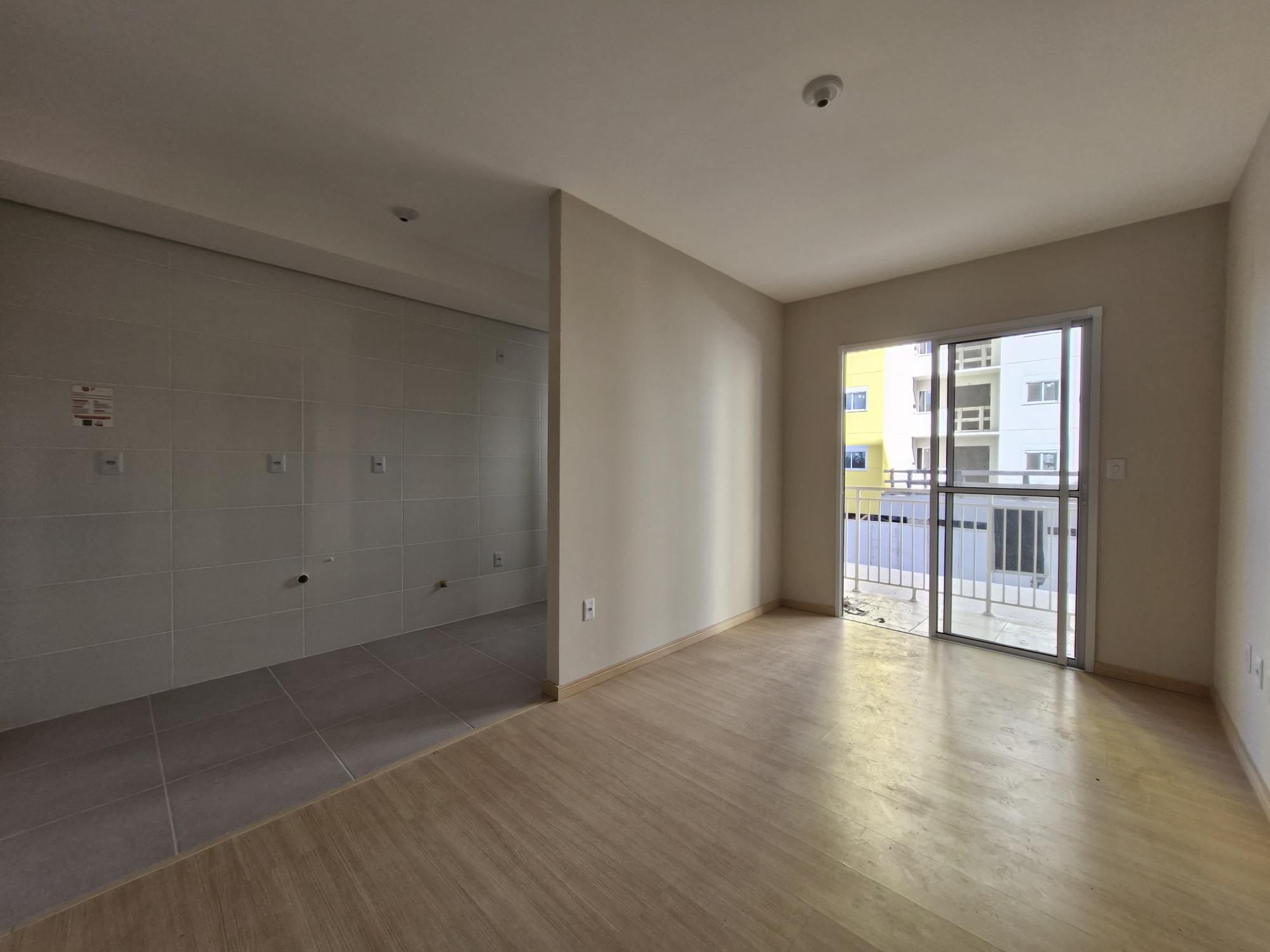 Apartamento de 2 dormitórios, sacada, churrasqueira com garagem no bairro Camobi em Santa — Apartamento com 2 quartos à venda em Camobi, Santa Maria/RS
