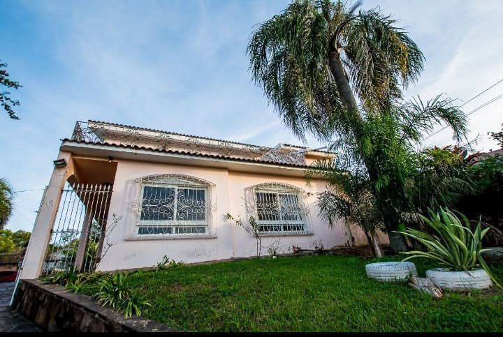 Casa Duplex De 5 Dormitórios, (2) Suíte, (4) Salas, (3) Banheiros, Closet, (3) Cozinhas, L — Casa com 5 quartos à venda em Nossa Senhora do Perpétuo Socorro, Santa Maria/RS