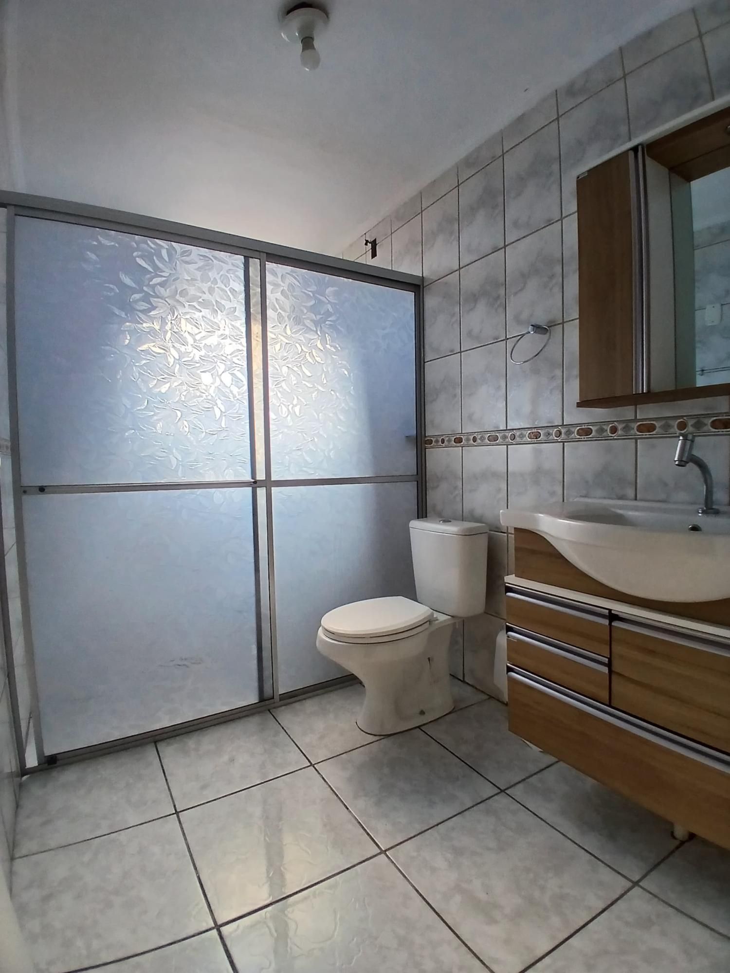 Apartamento Amplo De 2 Dormitórios, Suíte, Sala 2 Ambientes, 2 Banheiros, Cozinha, Área De — Apartamento com 2 quartos para alugar em Nossa Senhora Medianeira, Santa Maria/RS