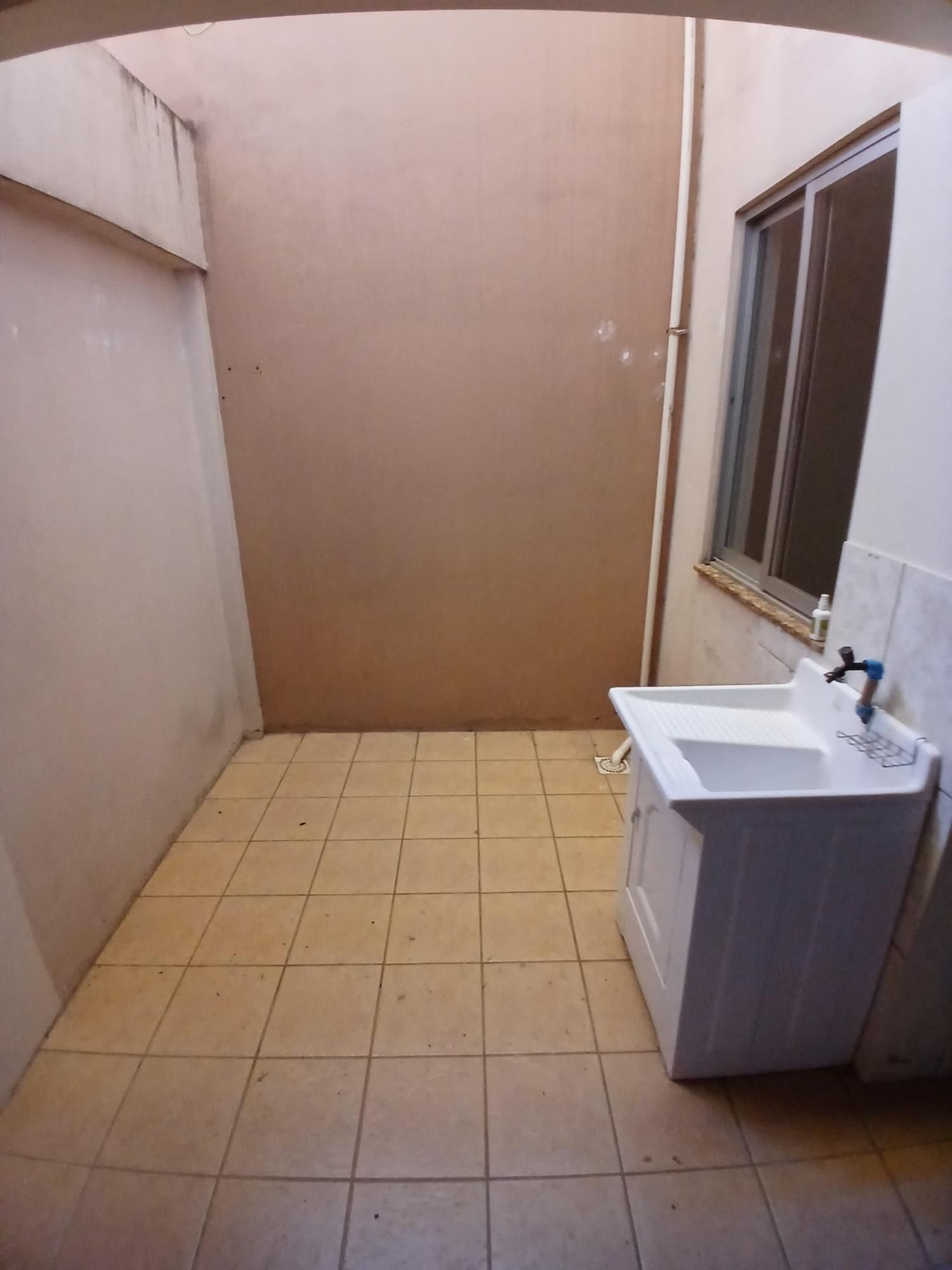 Apartamento Amplo De 2 Dormitórios, Suíte, Sala 2 Ambientes, 2 Banheiros, Cozinha, Área De — Apartamento com 2 quartos para alugar em Nossa Senhora Medianeira, Santa Maria/RS