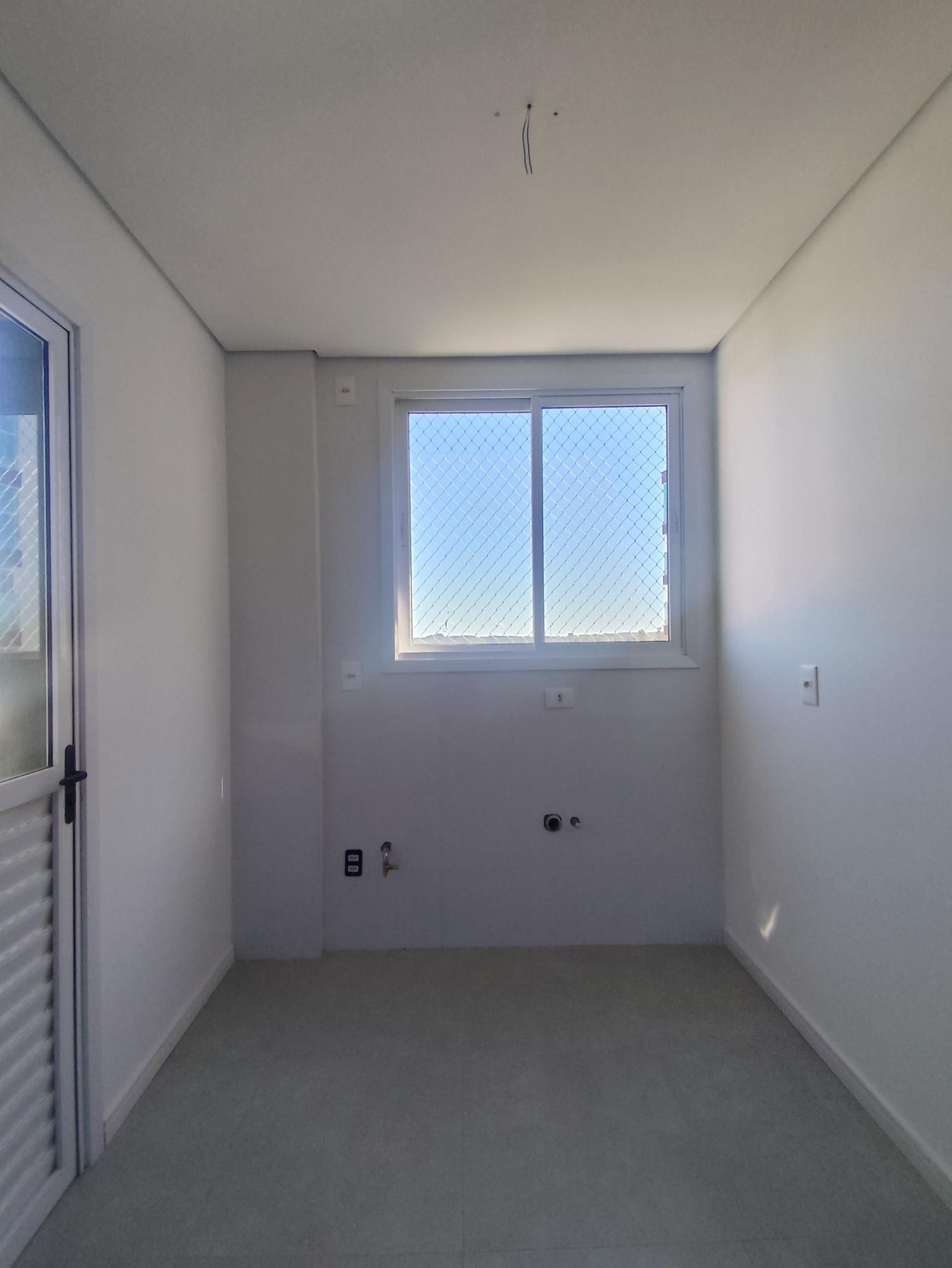 Apartamento Novo De 2 Dormitórios, Suíte, Sala de Estar, Banheiro Social, Cozinha, Sacada — Apartamento com 2 quartos à venda em Nossa Senhora de Lourdes, Santa Maria/RS