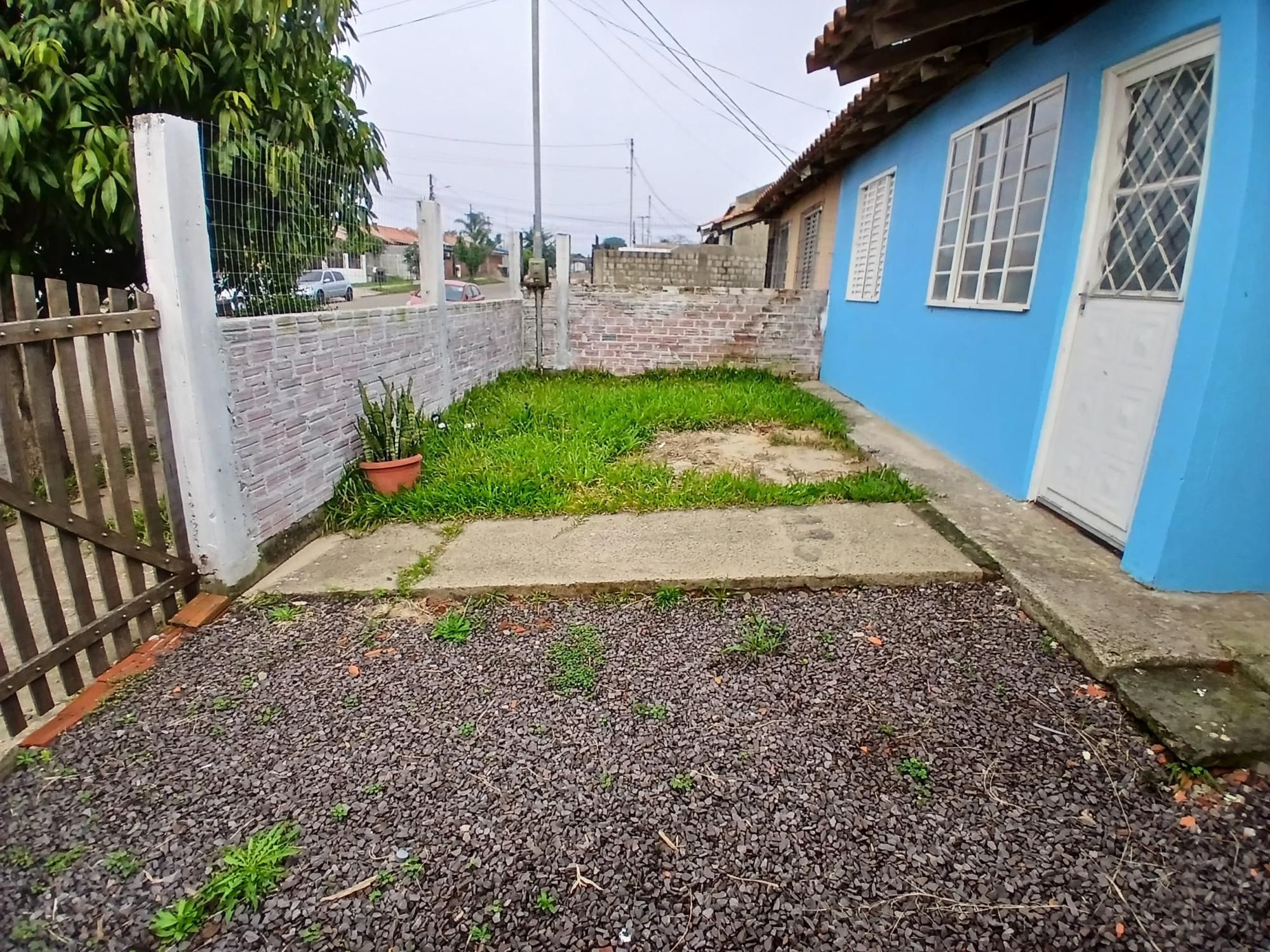 Casa no Diácono João Luiz Pozzobon de 2 dormitórios, sala e cozinha conjugadas, banheiro s — Casa com 2 quartos para alugar em Diácono João Luiz Pozzobon, Santa Maria/RS