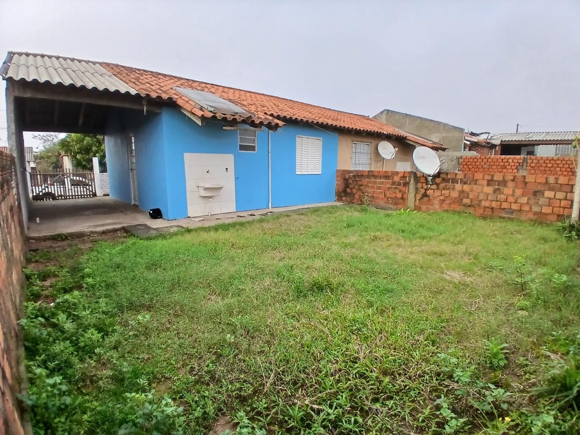 Casa no Diácono João Luiz Pozzobon de 2 dormitórios, sala e cozinha conjugadas, banheiro s — Casa com 2 quartos para alugar em Diácono João Luiz Pozzobon, Santa Maria/RS