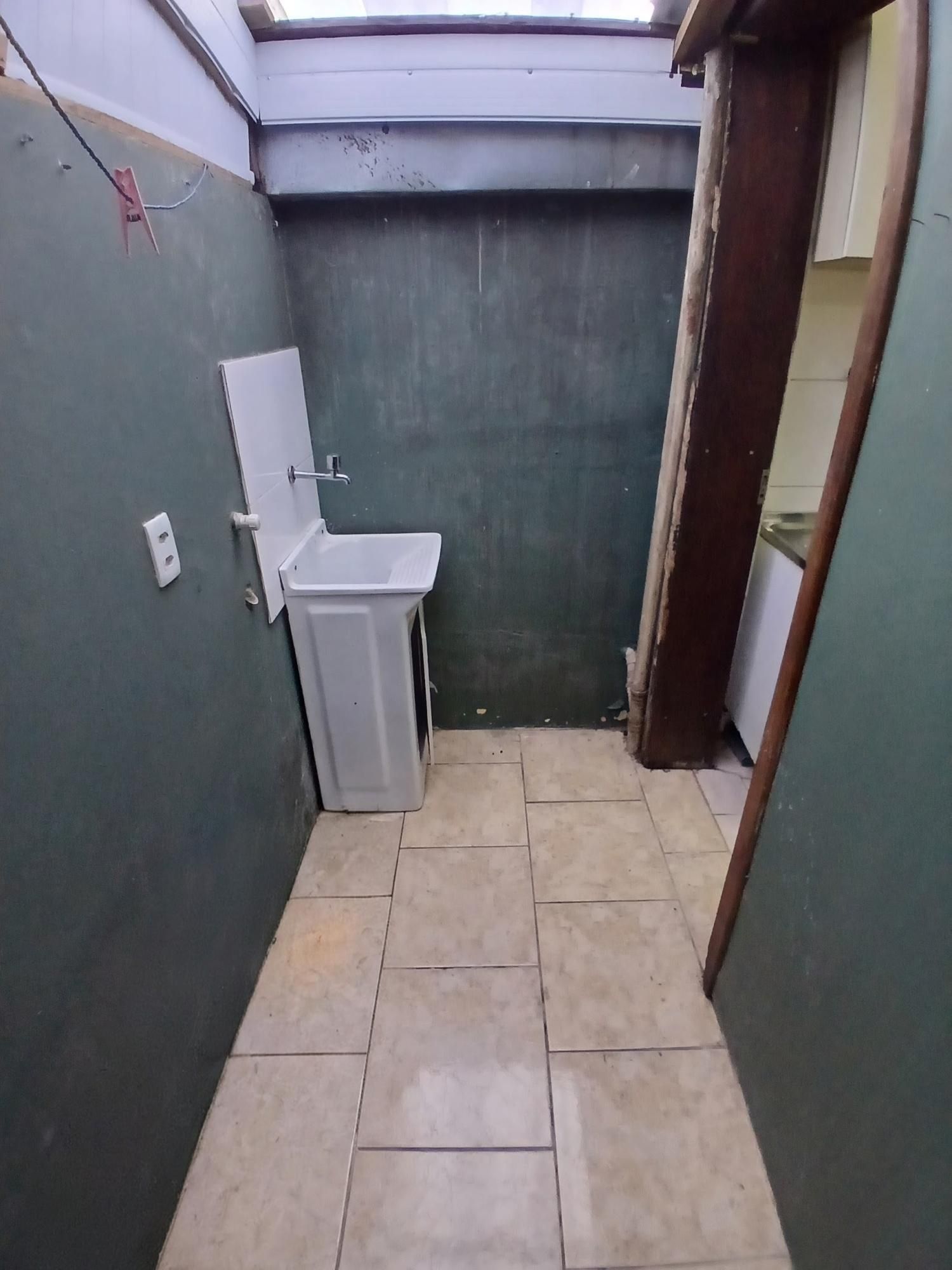 Apartamento semi mobiliado de 1 dormitório, sala e cozinha conjugadas, banheiro social, ár — Apartamento com 1 quarto à venda em Nossa Senhora das Dores, Santa Maria/RS