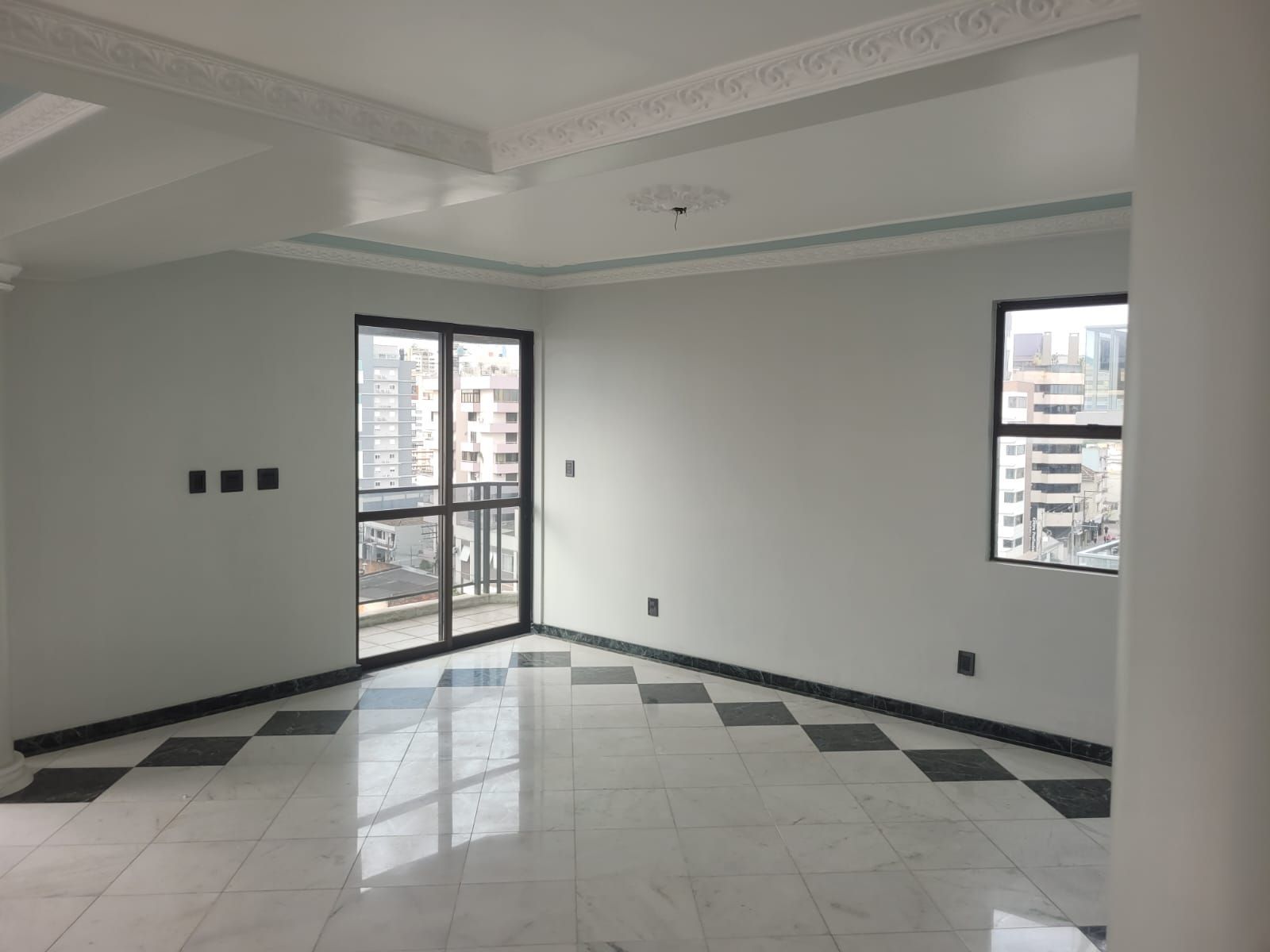 5 dormitórios, 2 suítes, 2 vagas, Av. Presidente Vargas — Apartamento com 5 quartos à venda em Nossa Senhora de Fátima, Santa Maria/RS
