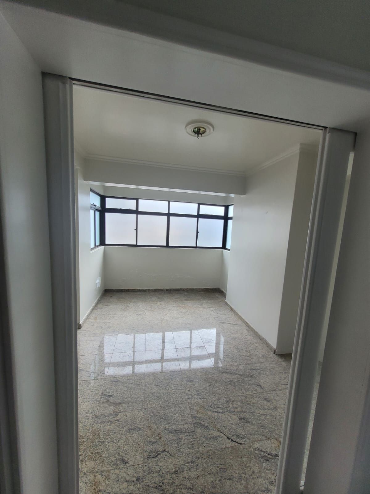 5 dormitórios, 2 suítes, 2 vagas, Av. Presidente Vargas — Apartamento com 5 quartos à venda em Nossa Senhora de Fátima, Santa Maria/RS