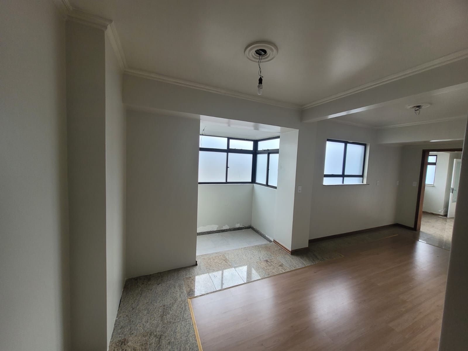 5 dormitórios, 2 suítes, 2 vagas, Av. Presidente Vargas — Apartamento com 5 quartos à venda em Nossa Senhora de Fátima, Santa Maria/RS
