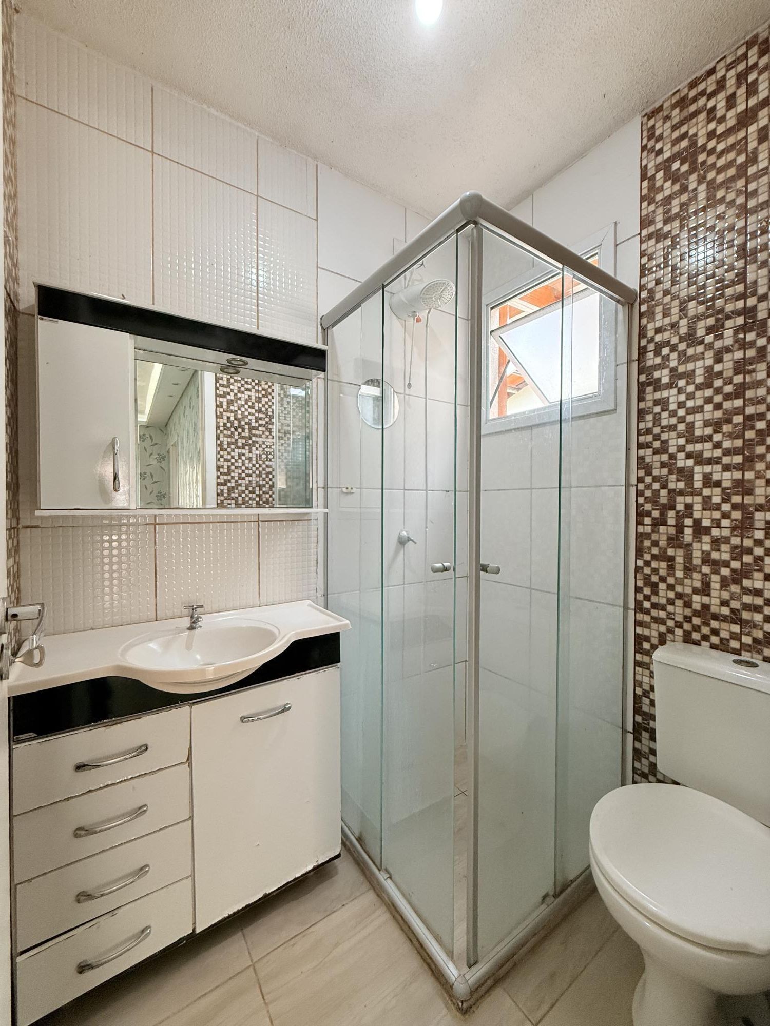 Casa com 3 dormitórios em condomínio fechado — Casa com 3 quartos à venda em Cerrito, Santa Maria/RS