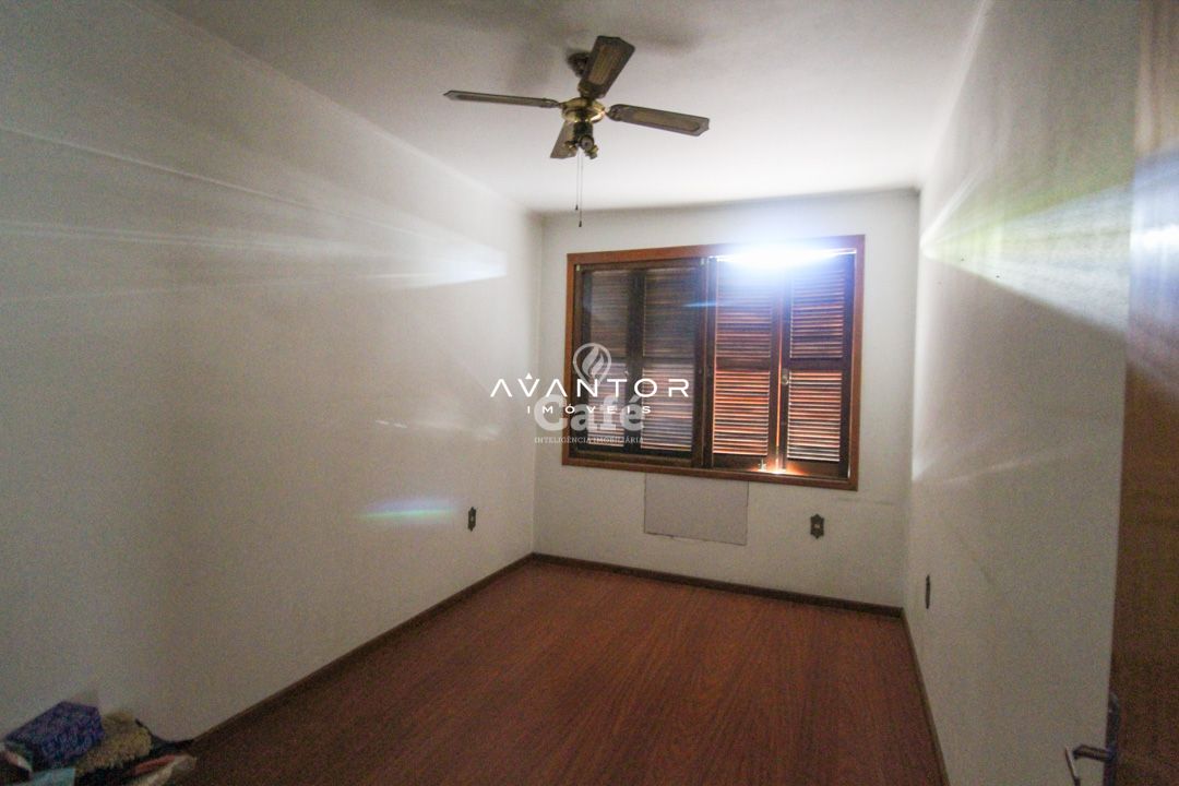 Casa ampla com 3 dormitórios, com localização central, excelente para investidor, e moradi — Casa com 3 quartos à venda em Passo D'Areia, Santa Maria/RS