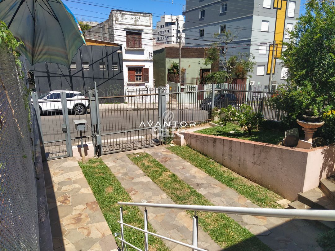 Casa com 4 dormitórios, piscina, pátio, em bairro central, Santa Maria/RS — Casa com 4 quartos à venda em Centro, Santa Maria/RS