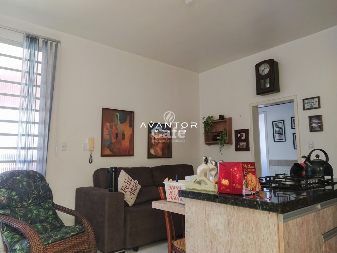 Casa com 4 dormitórios, piscina, pátio, em bairro central, Santa Maria/RS — Casa com 4 quartos à venda em Centro, Santa Maria/RS