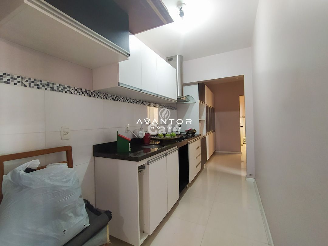Casa com 4 dormitórios, piscina, pátio, em bairro central, Santa Maria/RS — Casa com 4 quartos à venda em Centro, Santa Maria/RS