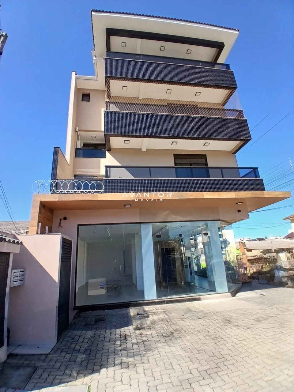 Apartamento com 2 quartos para alugar em Camobi, Santa Maria/RS — foto 2 de 18