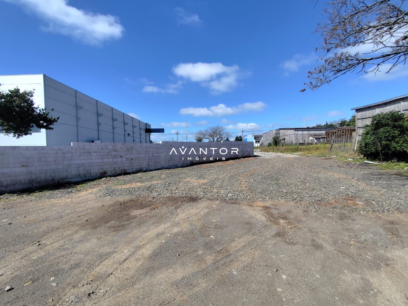 Pavilhão com 1 sala para alugar em Km 3, Santa Maria/RS — foto 2 de 4
