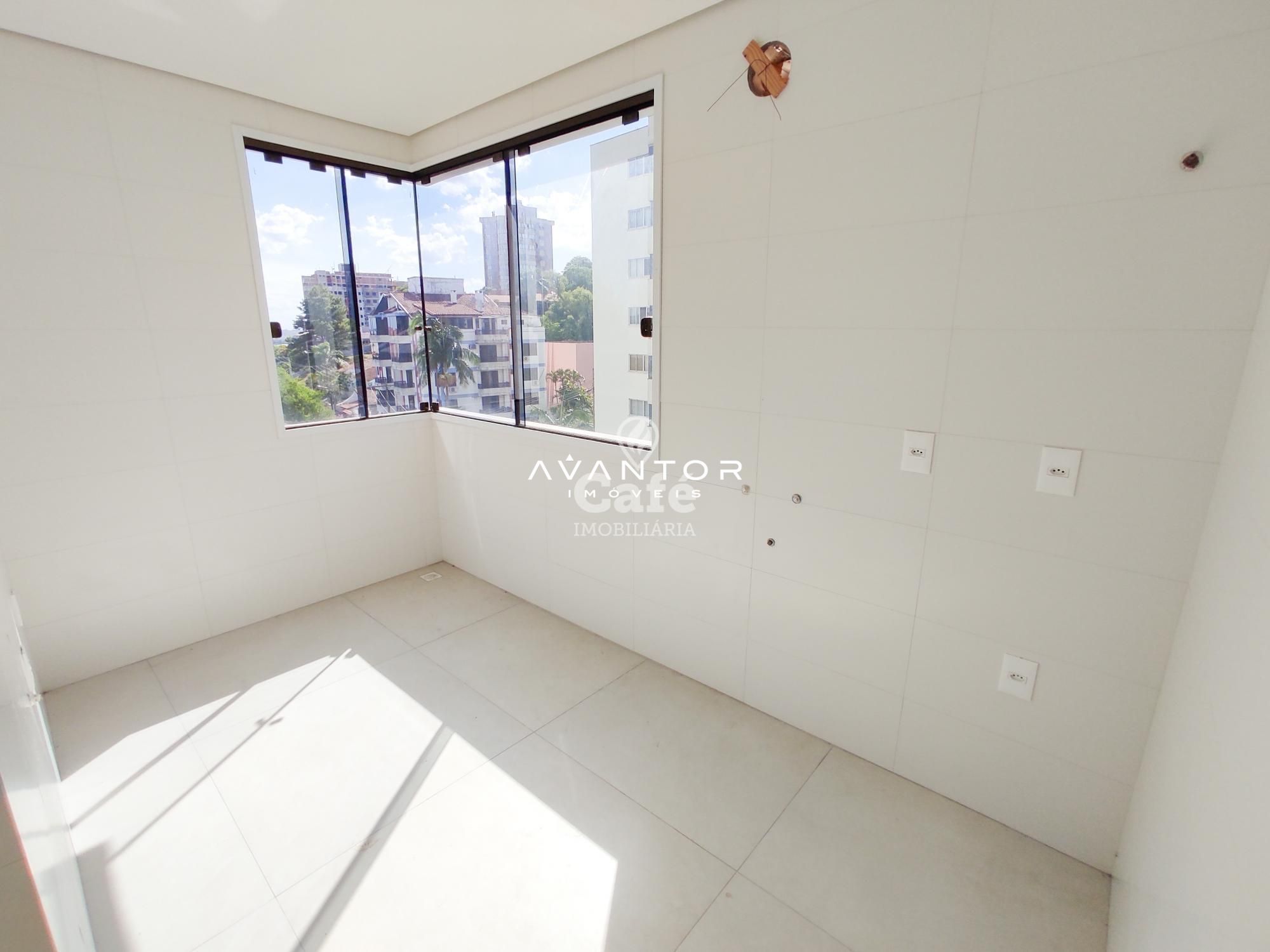 Apartamento amplo com 4 dormitórios, sendo 3 suíte, ampla área gourmet, 3 vagas de garagen — Apartamento com 4 quartos à venda em Nossa Senhora de Lourdes, Santa Maria/RS