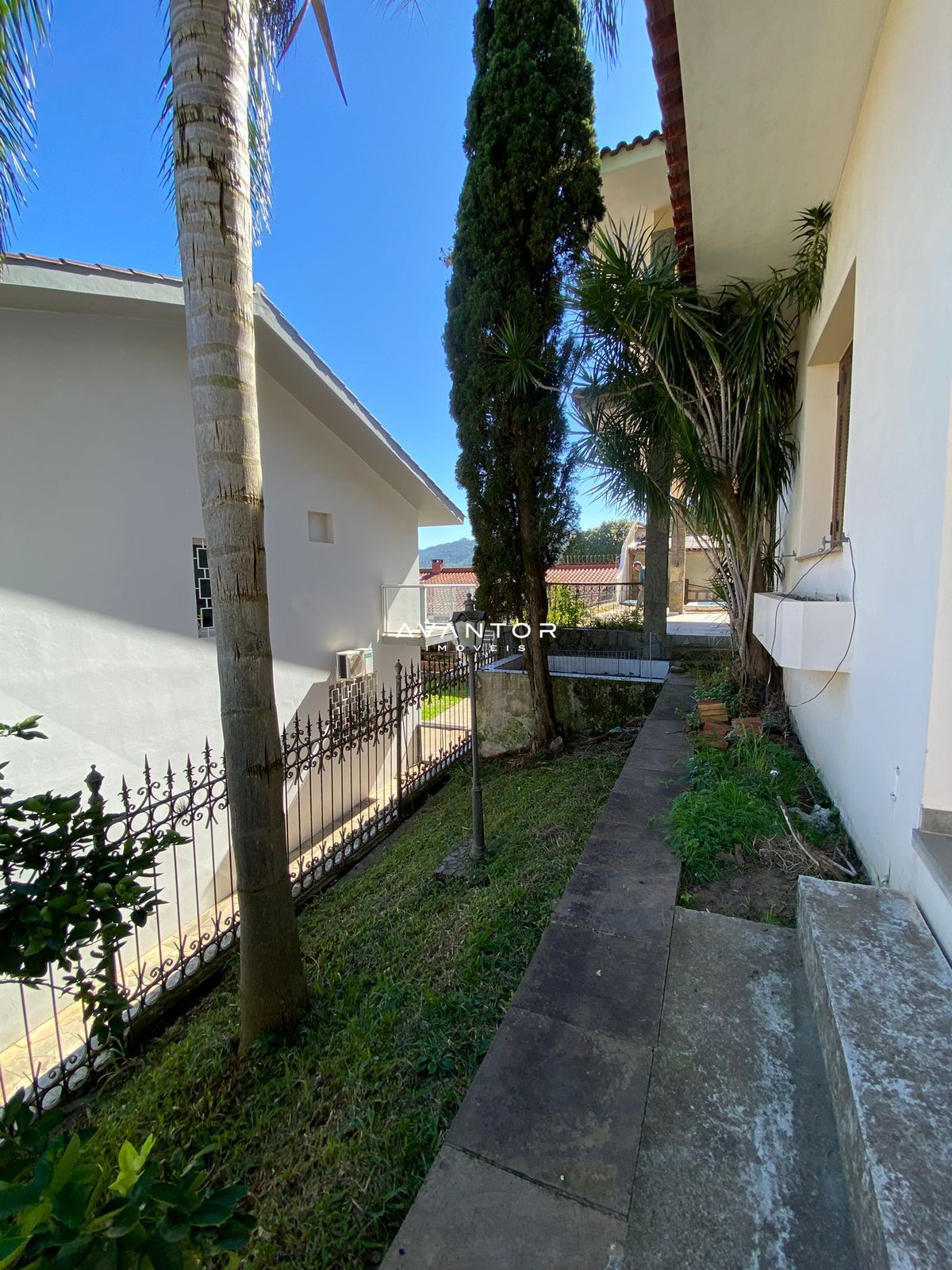 Casa Comercial com 5 salas para alugar em Menino Jesus, Santa Maria/RS — foto 24 de 90