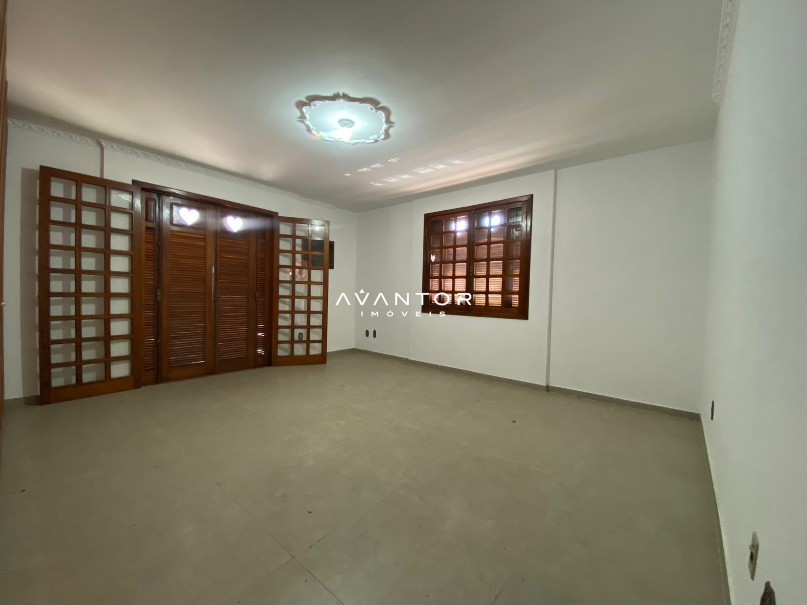 Casa Comercial com 5 salas para alugar em Menino Jesus, Santa Maria/RS — foto 33 de 90