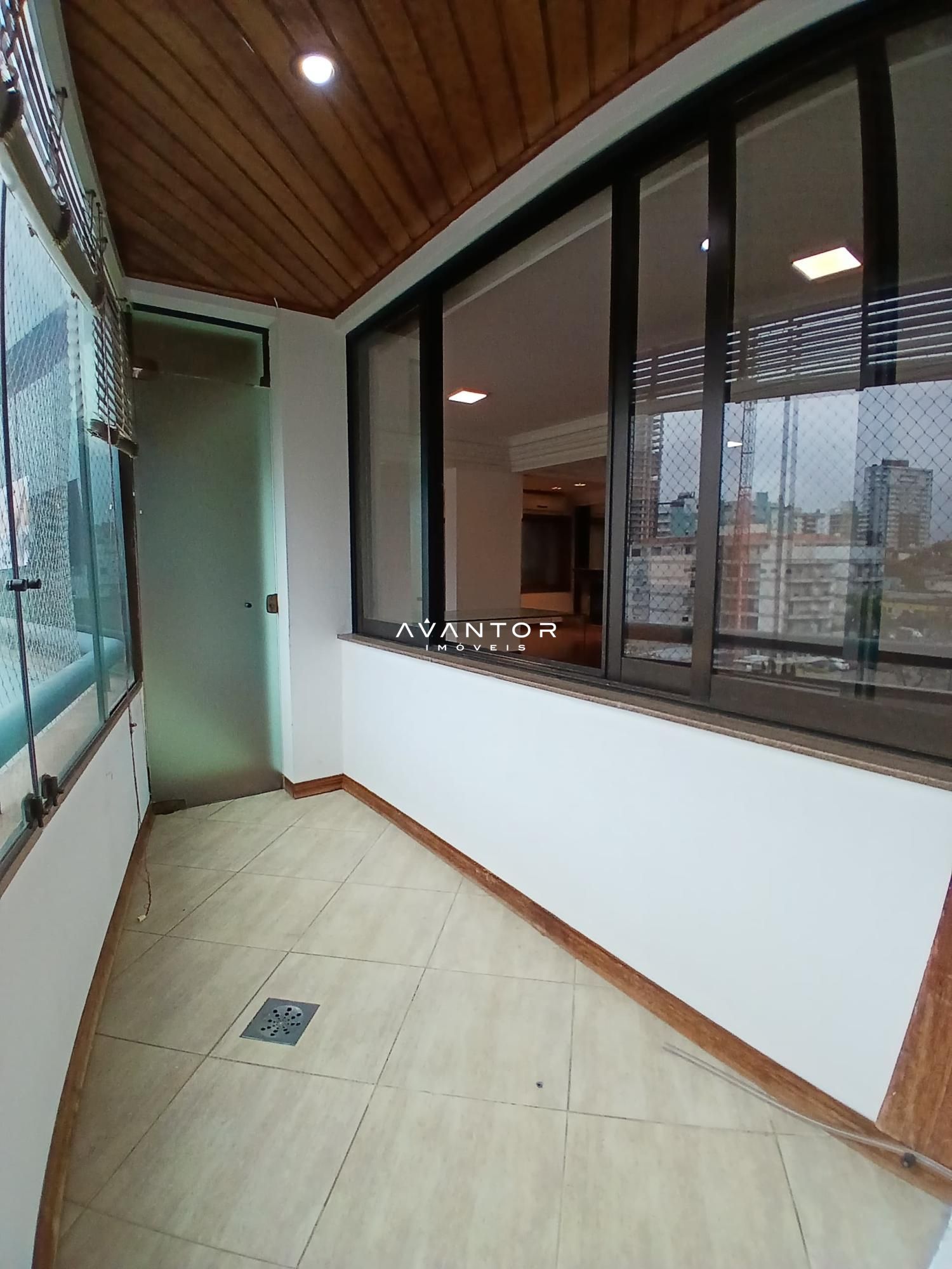 Apartamento com 3 quartos para alugar no Residencial Royal Palace, em Centro, Santa Maria/RS — foto 36 de 39