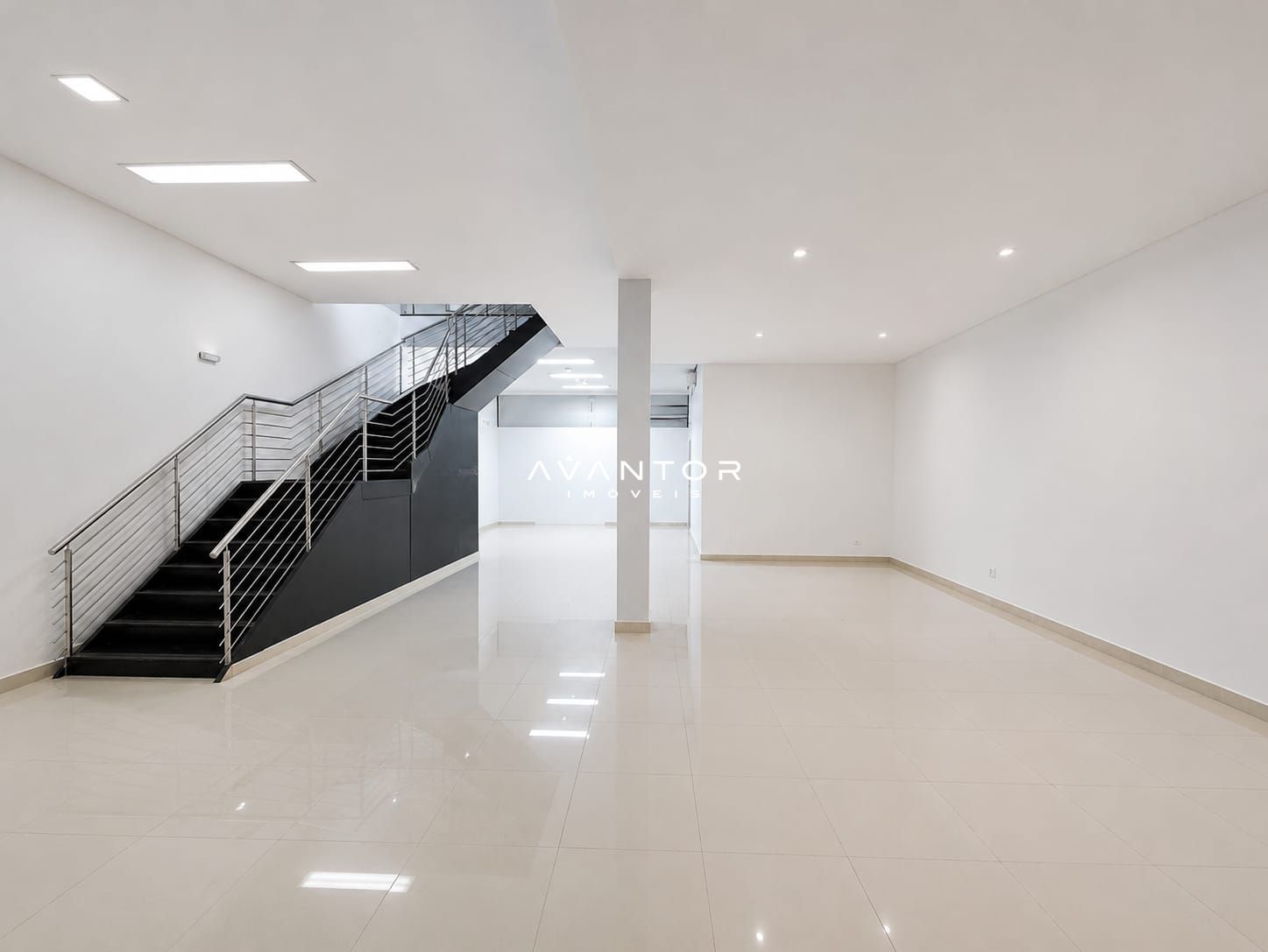 Loja com 3 salas à venda no Edifício Medianville, em Nossa Senhora Medianeira, Santa Maria/RS — foto 4 de 13