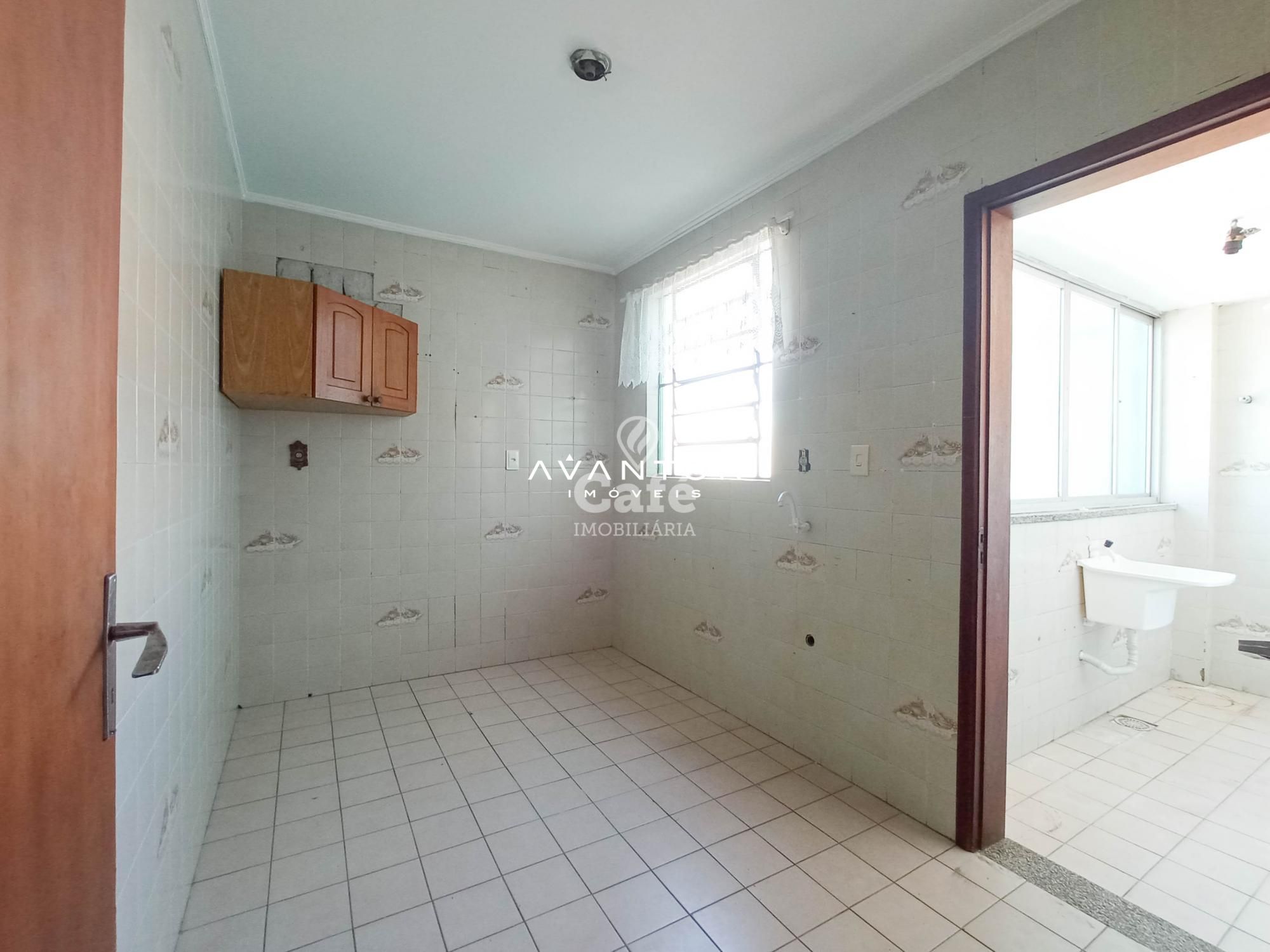 Apartamento 2 dormitórios, sala de estar, cozinha, área de serviço, banheiro social, sacad — Apartamento com 2 quartos à venda em Nossa Senhora de Fátima, Santa Maria/RS