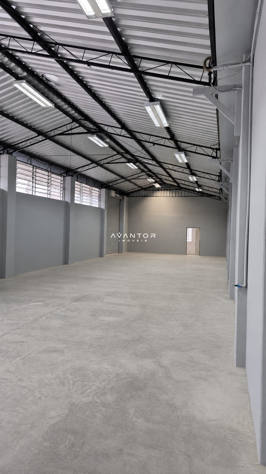 Pavilhão com 2 salas para alugar em Nossa Senhora Medianeira, Santa Maria/RS — foto 3 de 4
